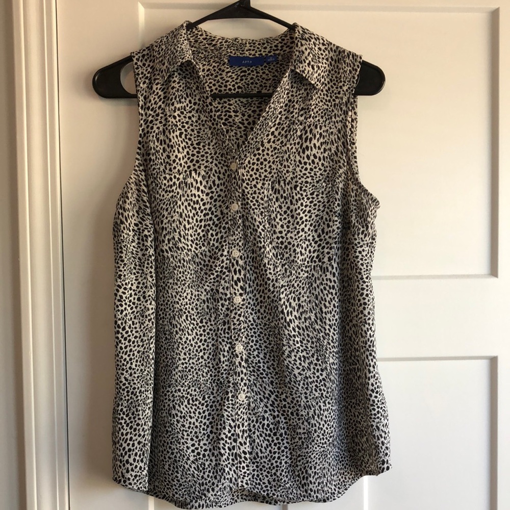 Sleeveless Black and White Leopard Print Top